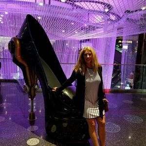 Meet your Posher, Laura